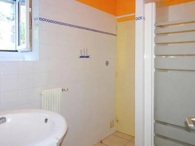 Villa Semi-Detached House, Fouesnant 0*,